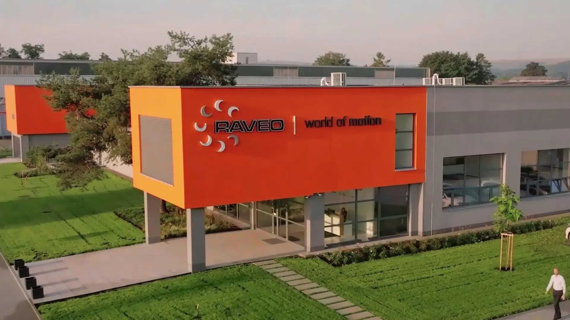 Profesionálne firemné video RAVEO